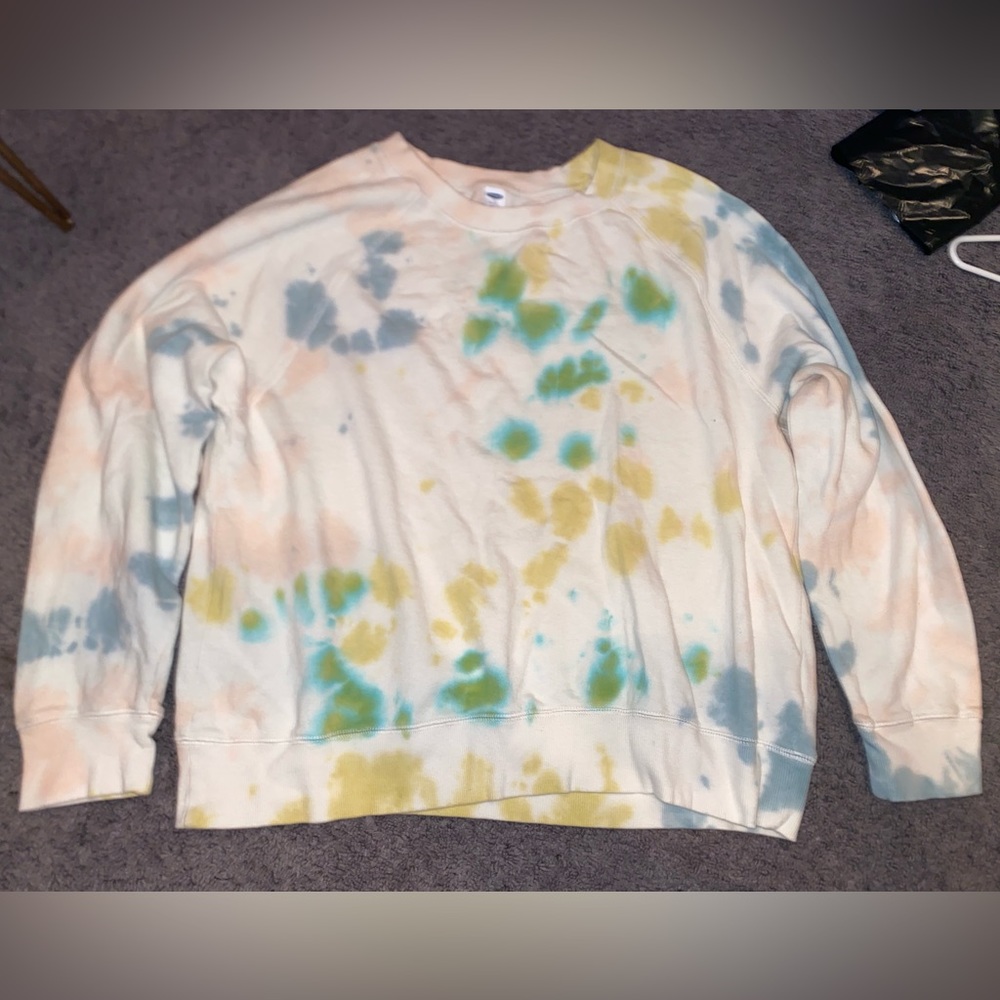 Old navy women’s tie dye crewneck sweatshirt